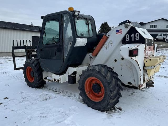 Image of Bobcat V623 equipment image 3