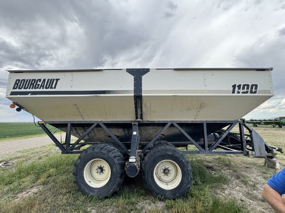 Image of Bourgault 1100 equipment image 3