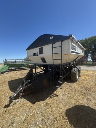 2003 Bourgault 1100 Equipment Image0