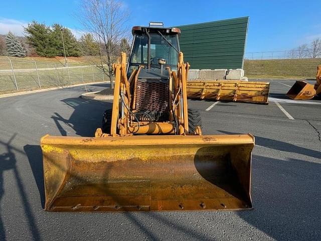 Image of Case 570M XT equipment image 4