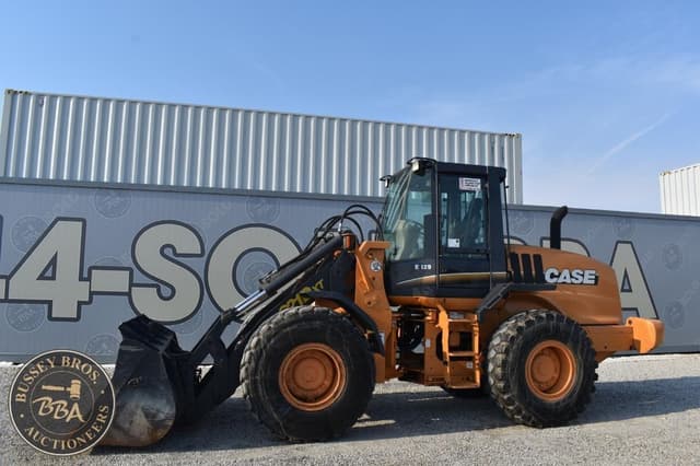 Image of Case 621DXT equipment image 3