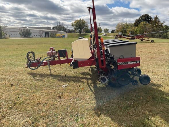 Image of Case IH 1200 equipment image 1