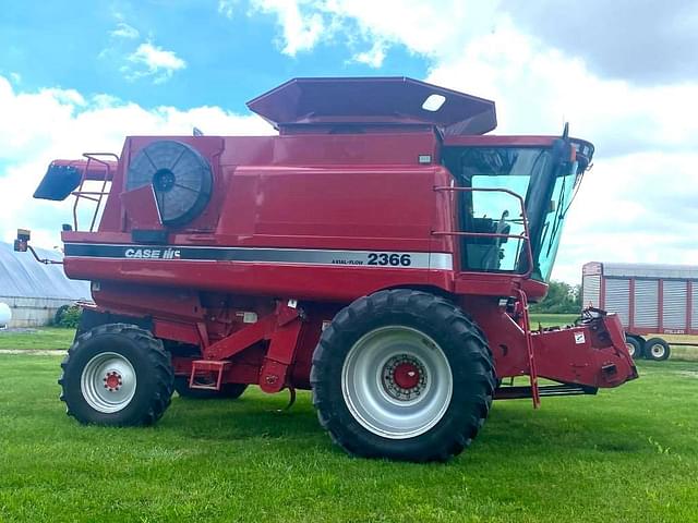 Image of Case IH 2366 equipment image 2