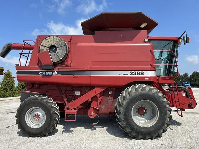 Image of Case IH 2388 equipment image 3