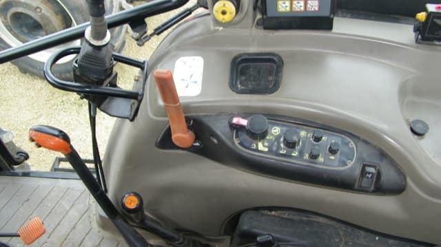 Image of Case IH Maxxum 150 equipment image 4