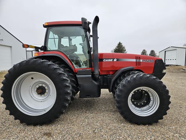 Image of Case IH MX210 equipment image 4