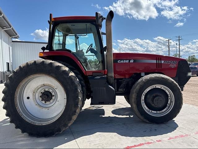 Image of Case IH MX210 equipment image 3