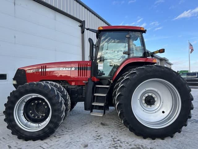 Image of Case IH MX230 equipment image 2