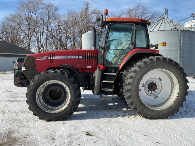 Image of Case IH MX255 equipment image 2