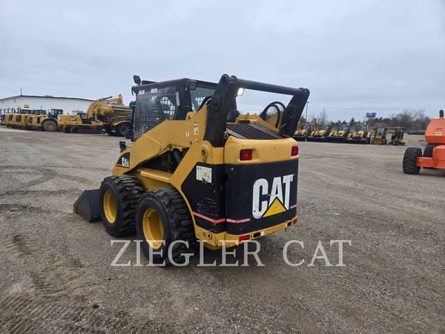 Image of Caterpillar 242B equipment image 3