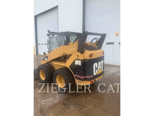 Image of Caterpillar 242B equipment image 3