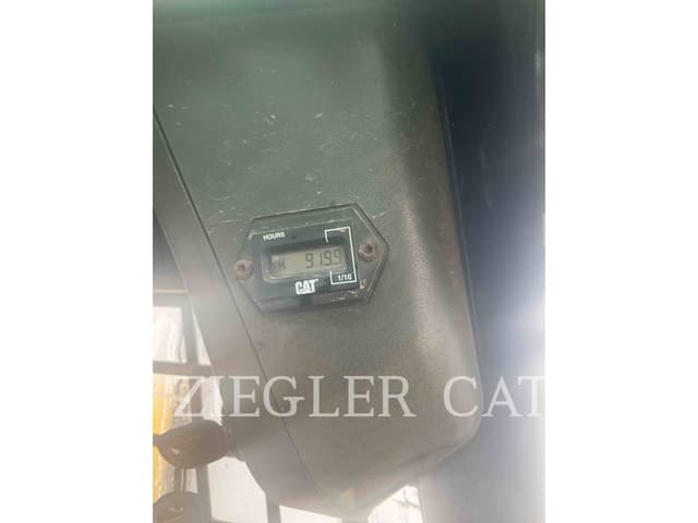 Image of Caterpillar 242B equipment image 4