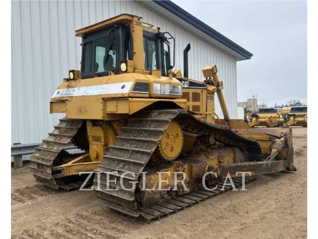 Image of Caterpillar D6R II equipment image 2
