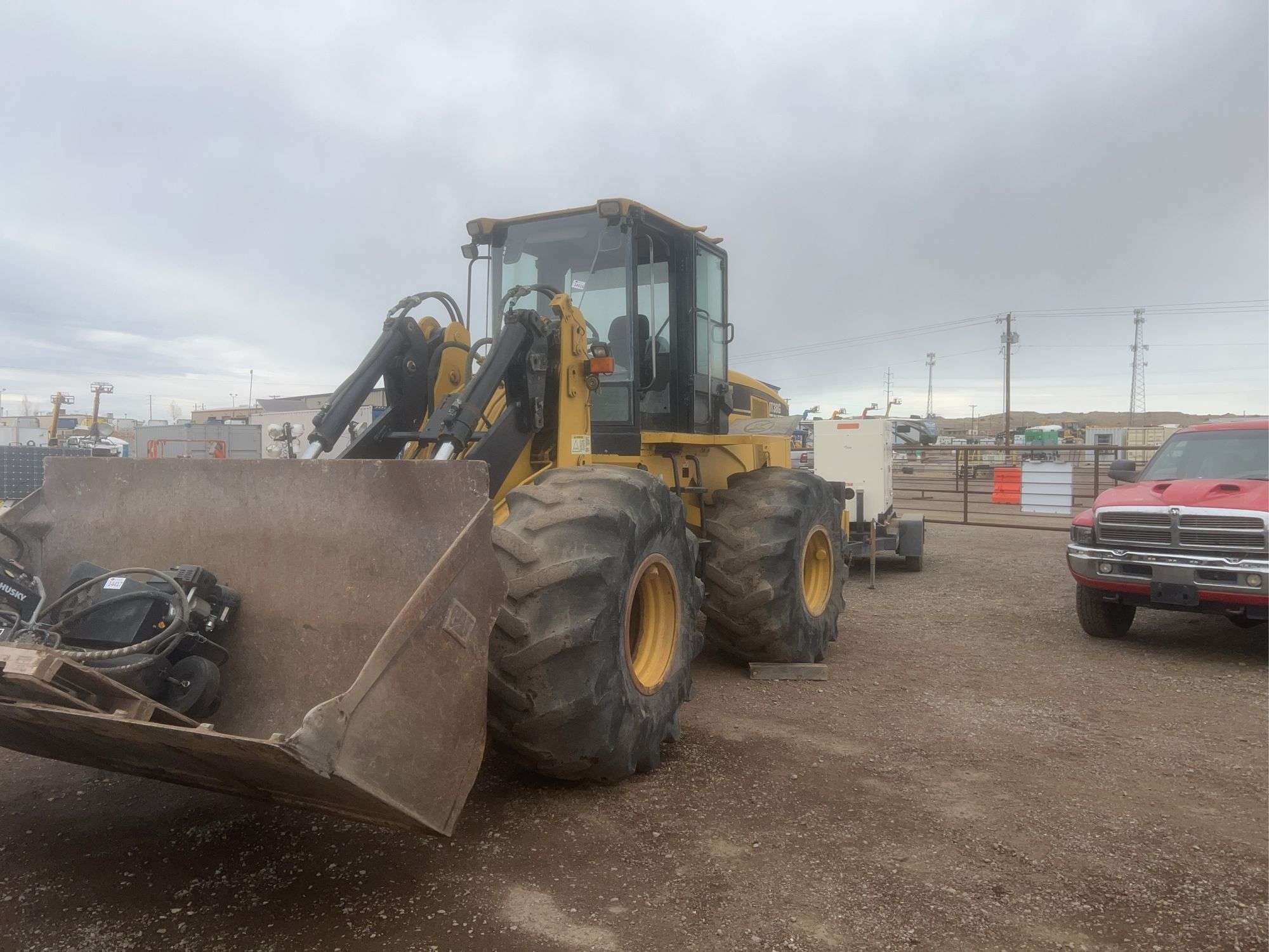 2003 Caterpillar IT38G Equipment Image0