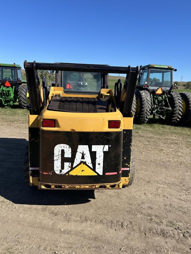 Image of Caterpillar 242 equipment image 3