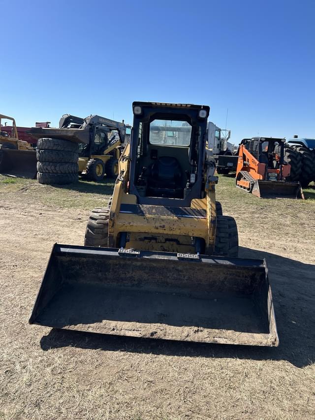 Image of Caterpillar 242 equipment image 1