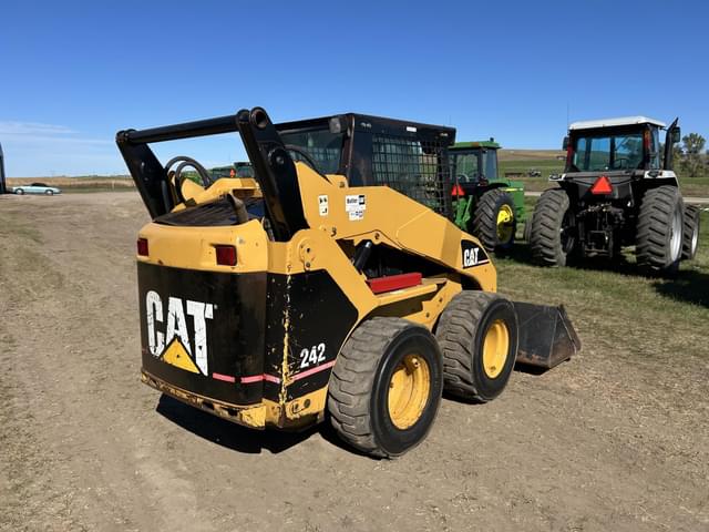Image of Caterpillar 242 equipment image 4