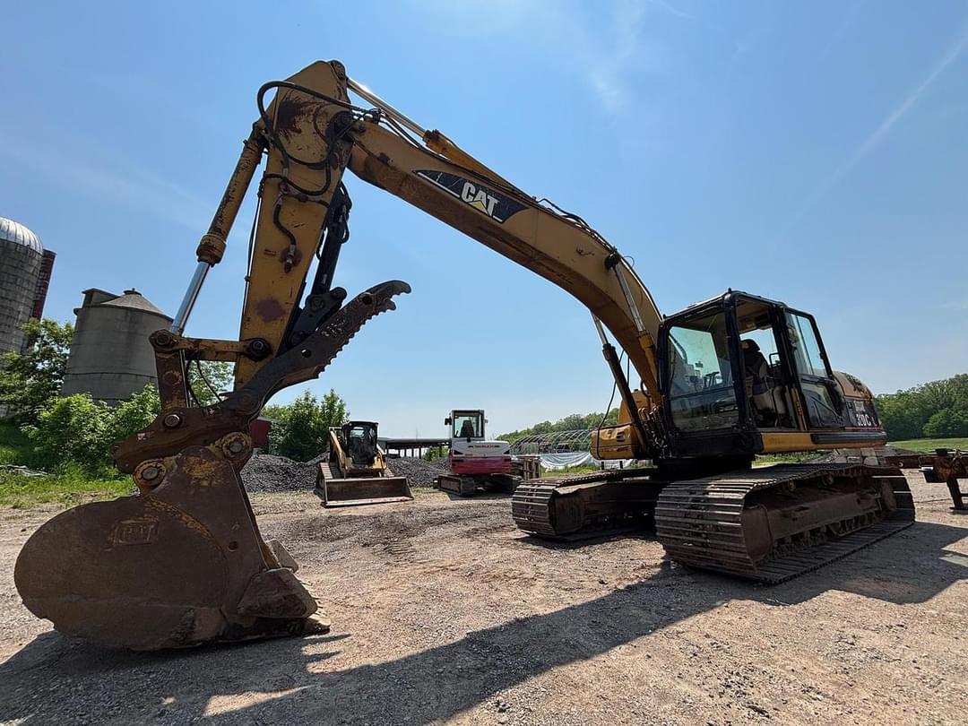 Image of Caterpillar 320C Primary image