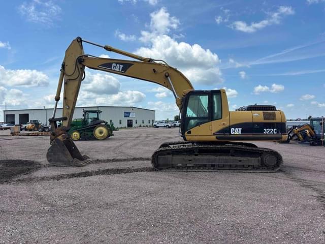 Image of Caterpillar 322CL equipment image 4