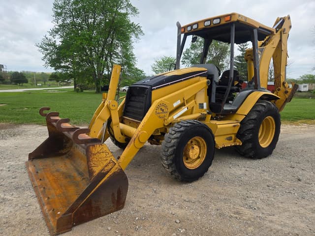 Image of Caterpillar 420D equipment image 2