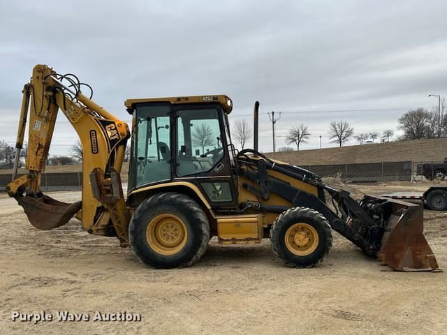 Image of Caterpillar 420D equipment image 3