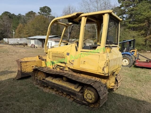 Image of Caterpillar D5G equipment image 4