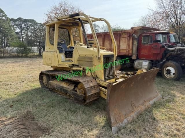 Image of Caterpillar D5G equipment image 1