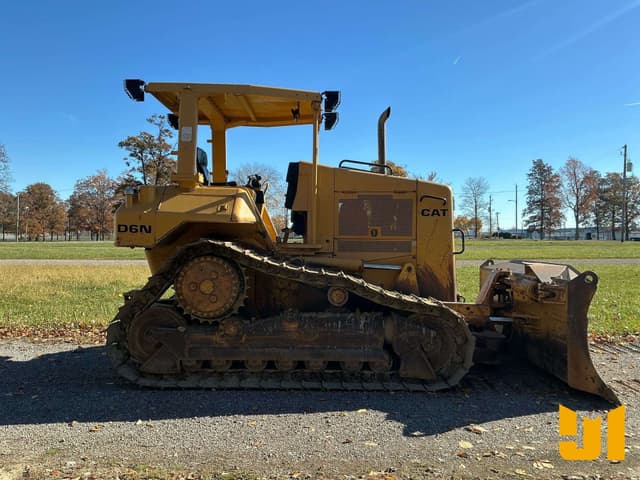Image of Caterpillar D6N equipment image 3