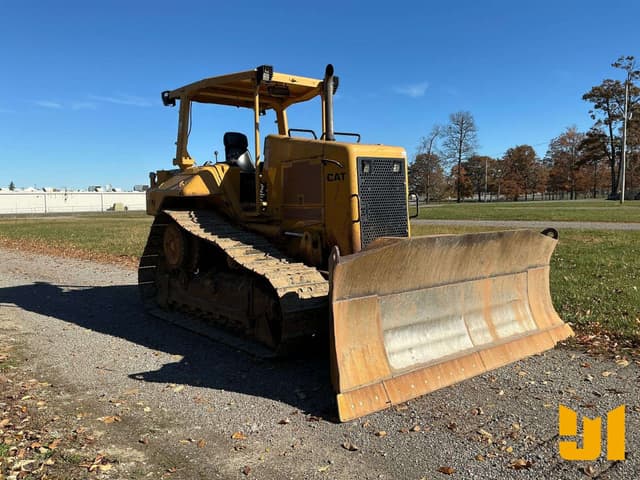 Image of Caterpillar D6N equipment image 2
