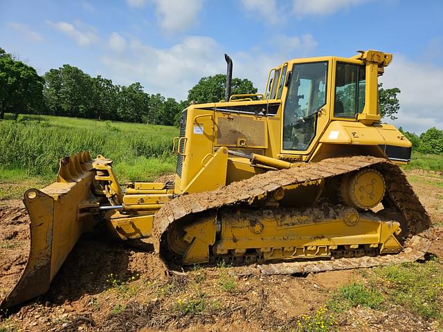 Image of Caterpillar D6N equipment image 4