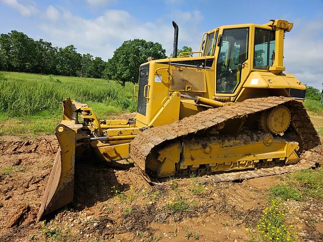 Image of Caterpillar D6N equipment image 3