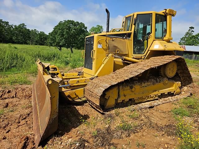 Image of Caterpillar D6N equipment image 2