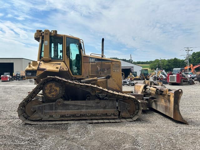 Image of Caterpillar D6N LGP equipment image 4