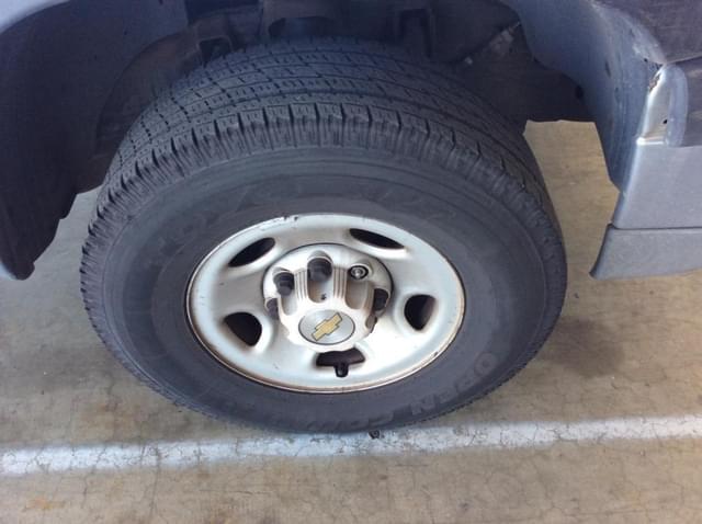 Image of Chevrolet 1500 equipment image 4