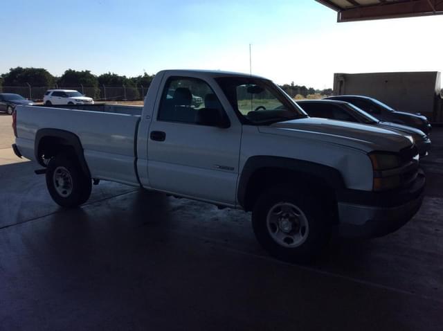 Image of Chevrolet 1500 equipment image 3