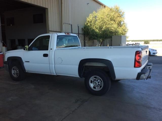 Image of Chevrolet 1500 equipment image 1