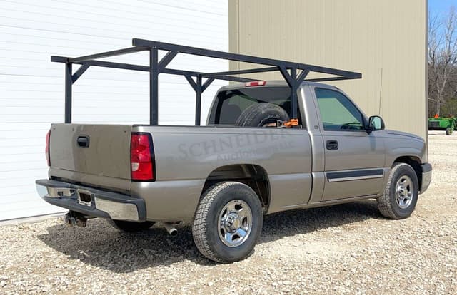 Image of Chevrolet 1500 equipment image 4