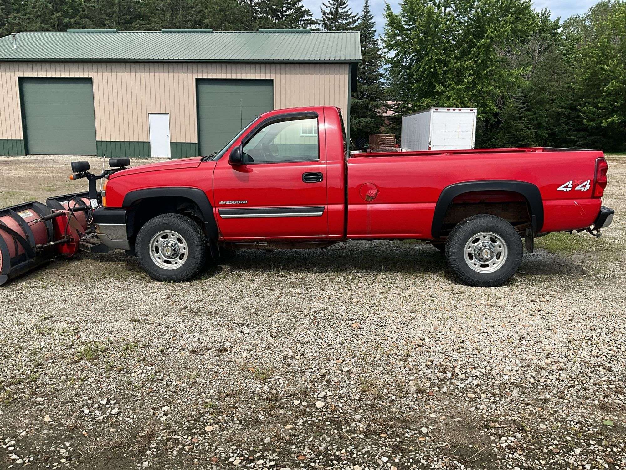 2003 Chevrolet 2500 Equipment Image0