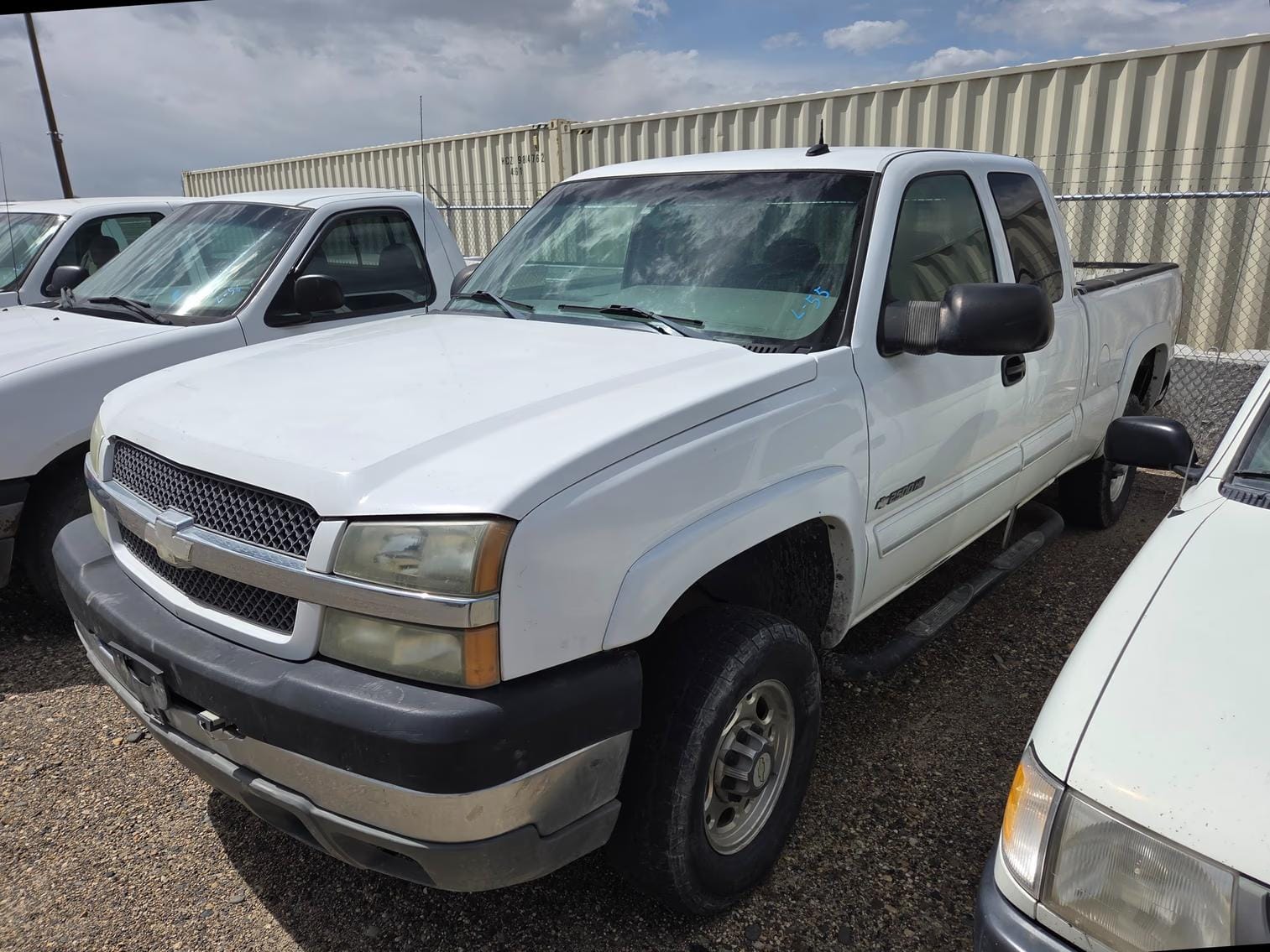 2003 Chevrolet 2500HD Equipment Image0