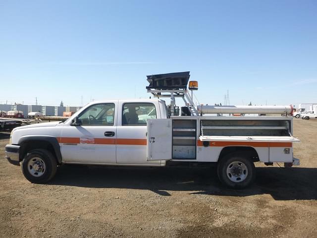 Image of Chevrolet 2500 equipment image 4