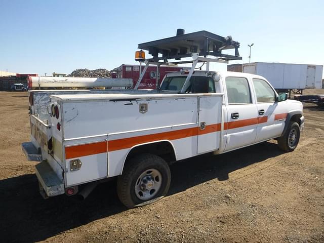 Image of Chevrolet 2500 equipment image 2