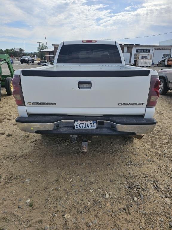 Image of Chevrolet 2500HD equipment image 2