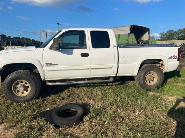 Image of Chevrolet 2500HD equipment image 2
