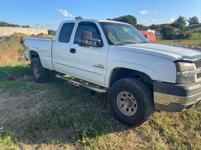 Image of Chevrolet 2500HD equipment image 3
