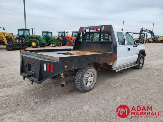 Image of Chevrolet 2500HD equipment image 2