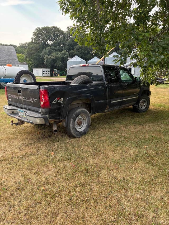 Image of Chevrolet 2500 equipment image 1