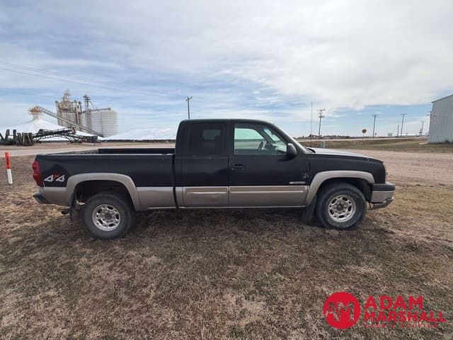 Image of Chevrolet 2500 equipment image 3