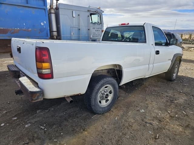 Image of Chevrolet 2500 equipment image 2