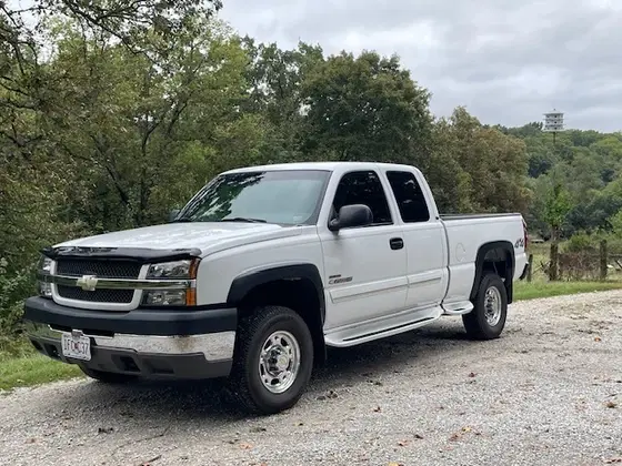Image of Chevrolet 2500HD equipment image 1