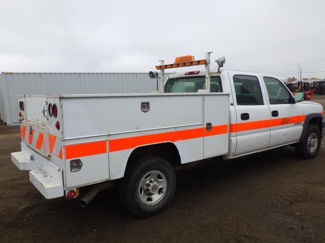 Image of Chevrolet 2500HD equipment image 2
